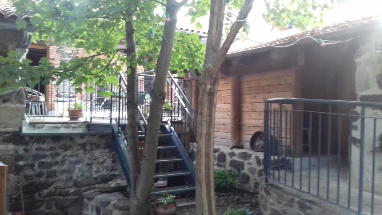 Chambres D'Hotes Du Rebemol Le Monastier sur Gazeille Exterior foto